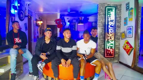 extrangers online show from 12.02.24