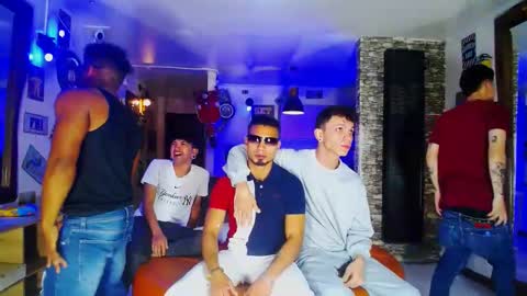 extrangers online show from 01.11.25