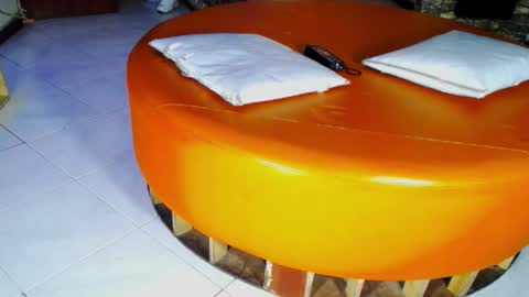 extrangers online show from 01.25.25