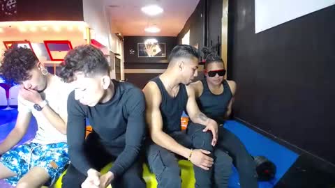 extrangers online show from 02.22.25