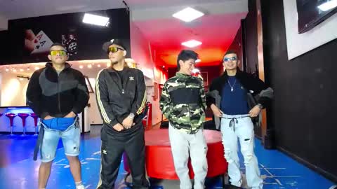 extrangers online show from 11.11.25