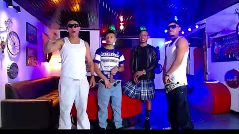 Snapshot of extrangers chatting on 01.18.26 extrangers online show from 01.18.26