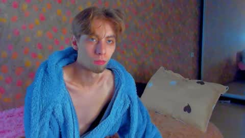 Snapshot of exxry chatting on 12.01.25 exxry online show from 12.01.25