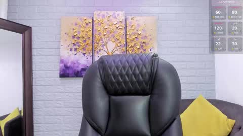 Snapshot of eyes_duque chatting on 11.08.25 online show from 11.08.25