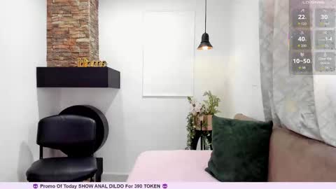 Snapshot of eyes_duque chatting on 11.17.25 online show from 11.17.25