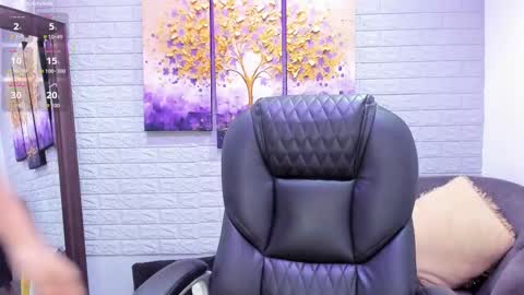 Snapshot of eyes_duque chatting on 11.29.25 online show from 11.29.25