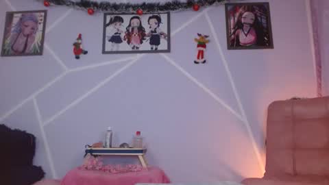 eyes_moonn online show from 11.30.25