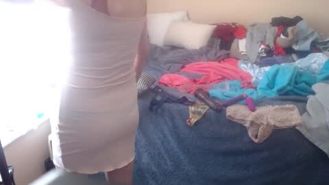 eyeswall0w online show from 09.24.25