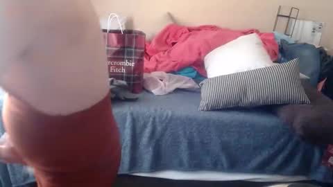 eyeswall0w online show from 02.28.26