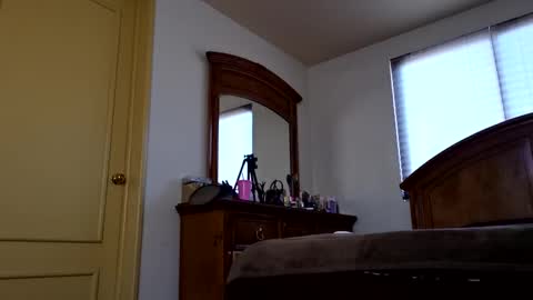 Kim20 online show from 01.28.25