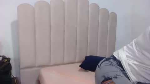 Snapshot of eymytastty chatting on 11.13.25 eymytastty online show from 11.13.25