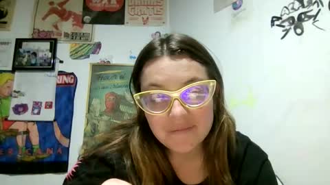 Snapshot of ezlngirl chatting on 05.19.26 Aimee online show from 05.19.26