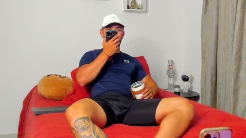 Ezzio Scolaro online show from 01.14.26