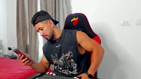 Ezzio Scolaro online show from 02.08.26