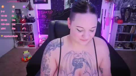 Snapshot of faeofmyth chatting on 12.17.25 faeofmyth online show from 12.17.25