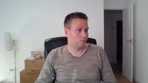 Snapshot of faer_087 chatting on 11.17.25 faer_087 online show from 11.17.25