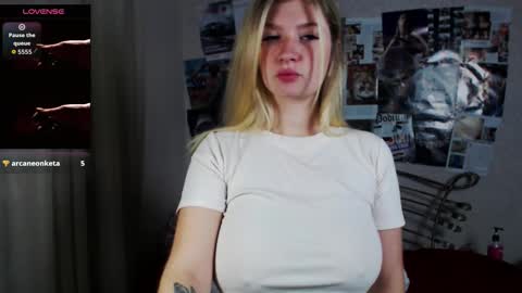 Snapshot of faiirylight chatting on 10.24.25 Eve online show from 10.24.25