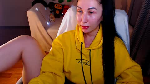 Elli  online show from 01.30.25