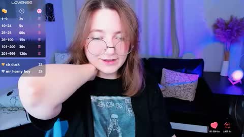 Snapshot of fairy_tara chatting on 11.22.25 Tara online show from 11.22.25