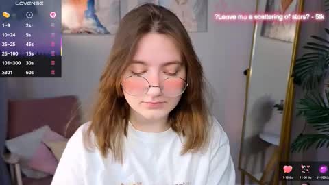 Snapshot of fairy_tara chatting on 11.28.25 Tara online show from 11.28.25