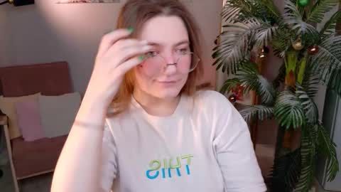 Snapshot of fairy_tara chatting on 12.16.25 Tara online show from 12.16.25