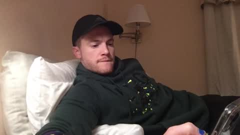 Snapshot of fairybae5 chatting on 01.05.25 Travis online show from 01.05.25