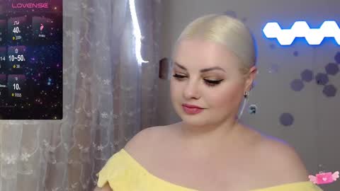 Snapshot of fairyjewell chatting on 02.09.25 Jewell online show from 02.09.25