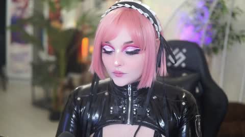 Snapshot of faith_chan chatting on 12.10.24 faith_chan online show from 12.10.24