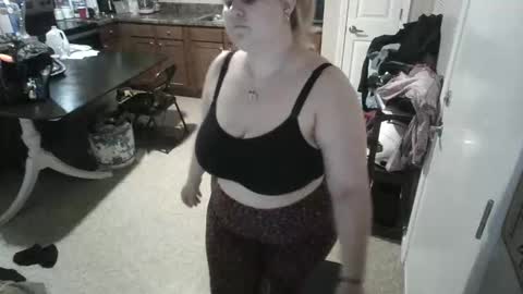 fall_flowers96 online show from 04.27.26