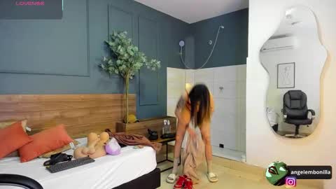 Megan    630  1330 -5 online show from 11.04.25