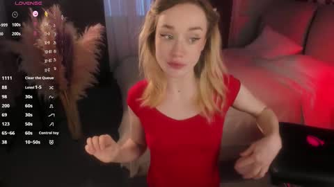 Snapshot of fancyamelia chatting on 11.14.25 fancyamelia online show from 11.14.25