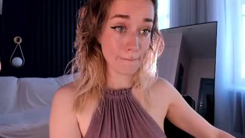 Snapshot of fancyamelia chatting on 06.25.26 fancyamelia online show from 06.25.26