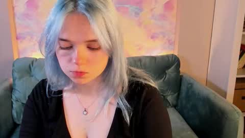 Snapshot of fancybella chatting on 10.01.25 Bella online show from 10.01.25