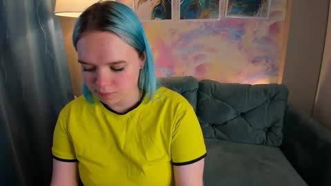 Snapshot of fancybella chatting on 12.15.25 Bella online show from 12.15.25