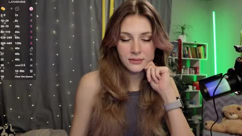 Snapshot of fancymeee chatting on 01.18.25 fancymeee online show from 01.18.25