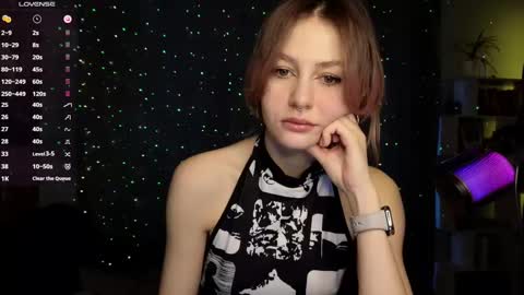 Snapshot of fancymeee chatting on 02.12.25 fancymeee online show from 02.12.25