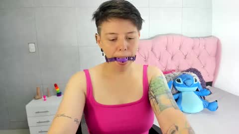 Snapshot of fanny_18 chatting on 09.17.25 FANNY online show from 09.17.25