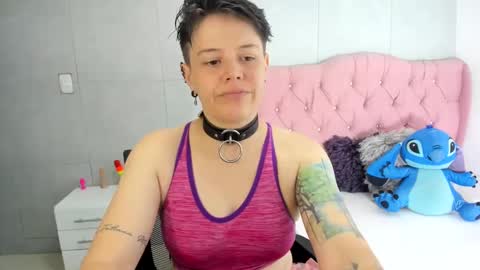 Snapshot of fanny_18 chatting on 09.22.25 FANNY online show from 09.22.25