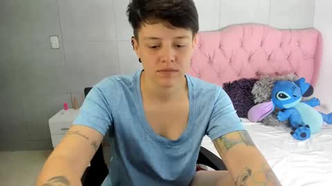 Snapshot of fanny_18 chatting on 09.30.25 FANNY online show from 09.30.25