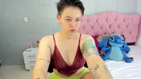 Snapshot of fanny_18 chatting on 10.07.25 FANNY online show from 10.07.25