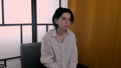 Mia online show from 12.02.24