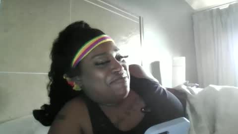 Snapshot of fansiibaby chatting on 12.16.25 fansiibaby online show from 12.16.25