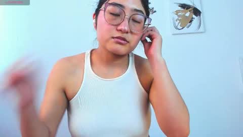 Snapshot of fantastic_asians2 chatting on 09.27.25 Ale online show from 09.27.25