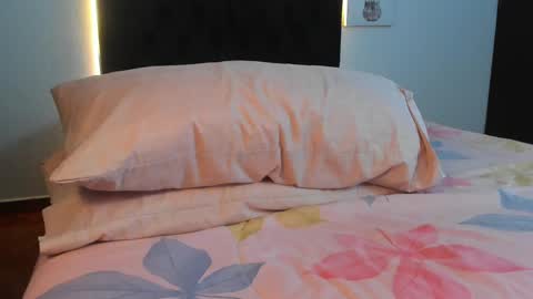 Snapshot of fantastic_asians2 chatting on 03.28.26 Ale online show from 03.28.26