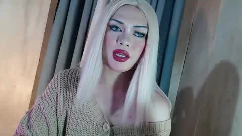 DANIELLA - DONT FORGET TO GIVE ME A THUMBSU UP online show from 04.15.26