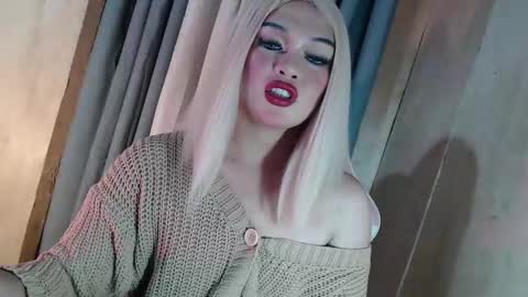 DANIELLA - DONT FORGET TO GIVE ME A THUMBSU UP online show from 05.12.26
