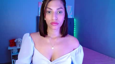 Perla online show from 10.11.25