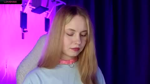 Snapshot of fantasymaria chatting on 02.15.25 my name is Masha online show from 02.15.25