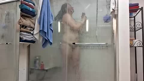 Snapshot of fapqueenc17 chatting on 11.25.25 Scarlett online show from 11.25.25