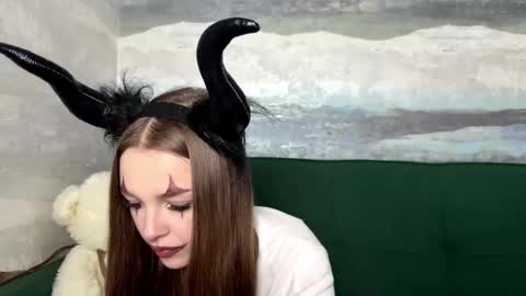 Anna Scovich online show from 10.31.25